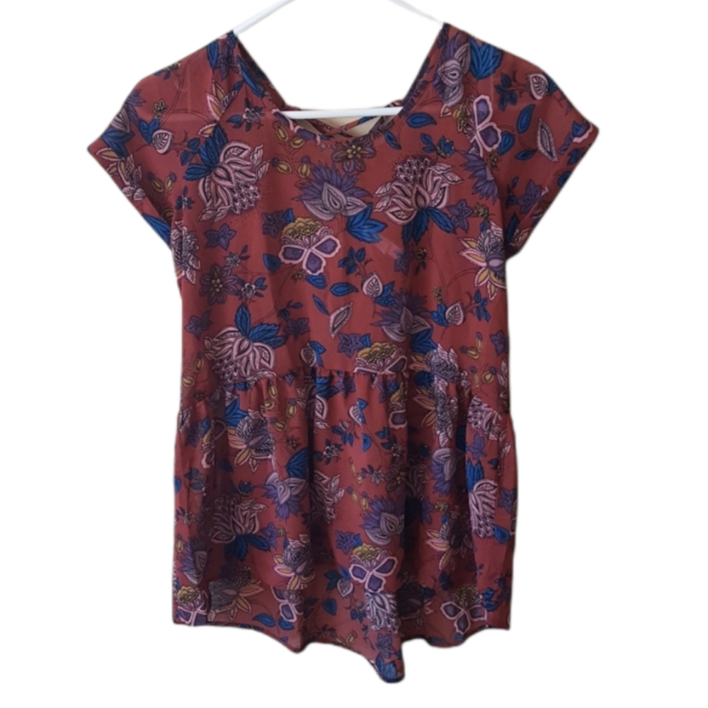 XHilaration Red and Blue back lace blouse